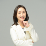 Prof. Liona Poon (Chairperson at OBGYN at The Chinese University of Hong Kong)